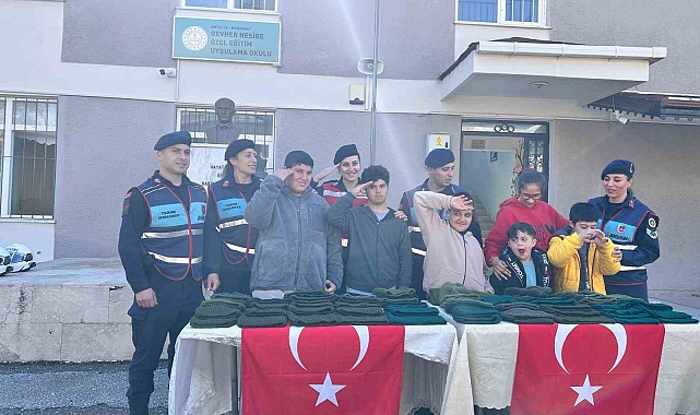 &quot;Mehmetçik Üşümesin&quot; Projesiyle Özel Eğitim Öğrencilerinden Anlamlı Destek