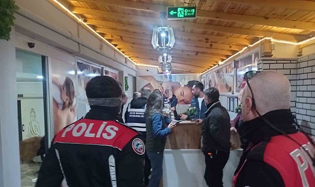 Mersin polisinden eş zamanlı denetim