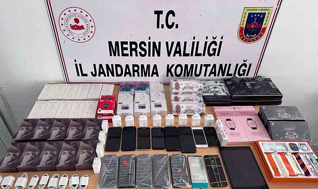 Mersin'de 15 Gümrük Kaçağı Cep Telefonu Ele Geçirildi