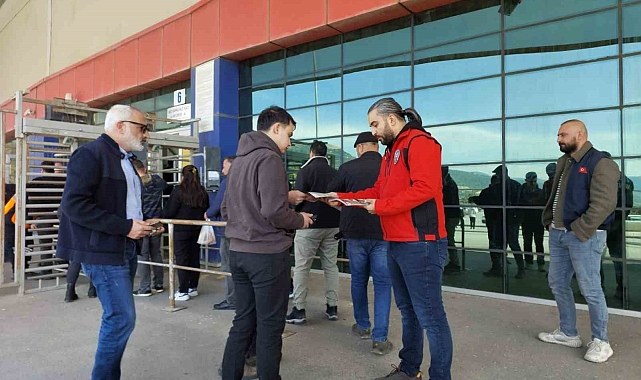 Mersin'de gençler terörle mücadele konusunda bilgilendiriliyor
