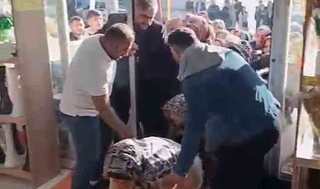 Mersin'de mağaza açılışında yapılan indirim izdihama neden oldu