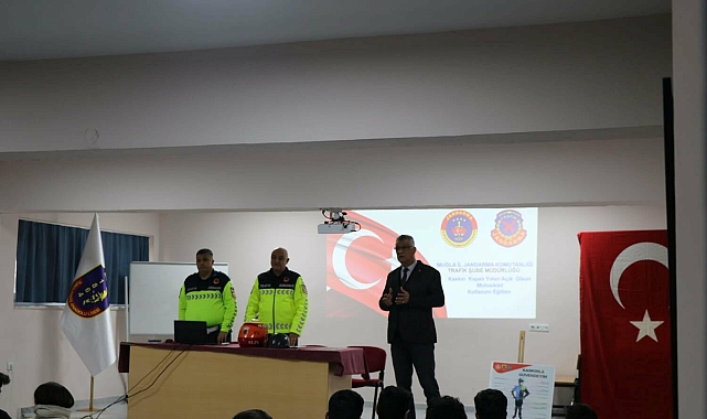 Muğla'da lise öğrencilerine trafikte güvenli motosiklet kullanımı semineri