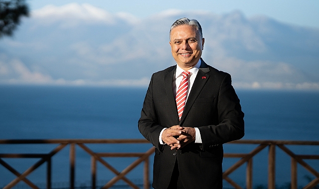 Muratpaşa Belediye Başkanı Ümit Uysal'dan Cumhurbaşkanı Adaylığı Sinyali
