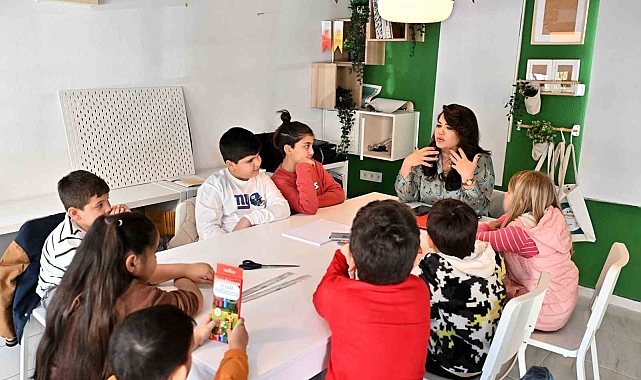 Muratpaşa Belediyesi'nin Felsefe Atölyesinde Çocuklar Hayallerini Keşfetti
