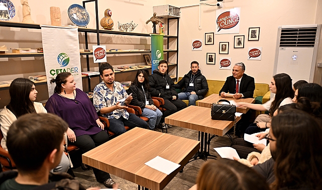 Muratpaşa'da Kahve Eşliğinde İngilizce Pratiği