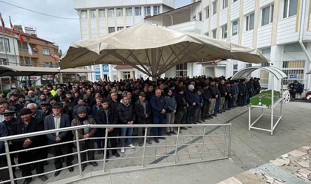 Ormanlık Alanda Ölü Bulunan Kemal Aksüzek Gözyaşlarıyla Toprağa Verildi