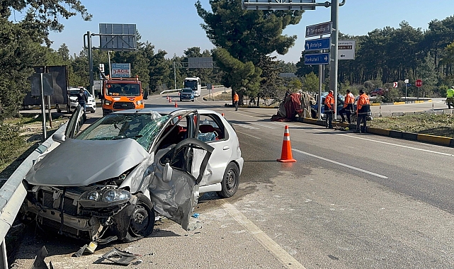 Pikapla otomobil çarpıştı: 3 yaralı