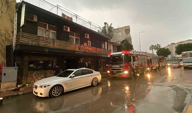 Restoranın bacasında çıkan yangın itfaiye ekiplerince söndürüldü