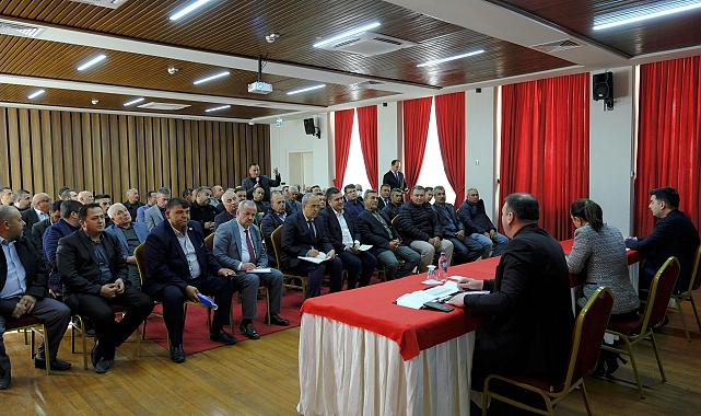 Vali Bilgihan muhtarlarla bir araya geldi