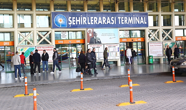 Zabıta otobüsle gönderilen 300 kilo sakatata el koydu