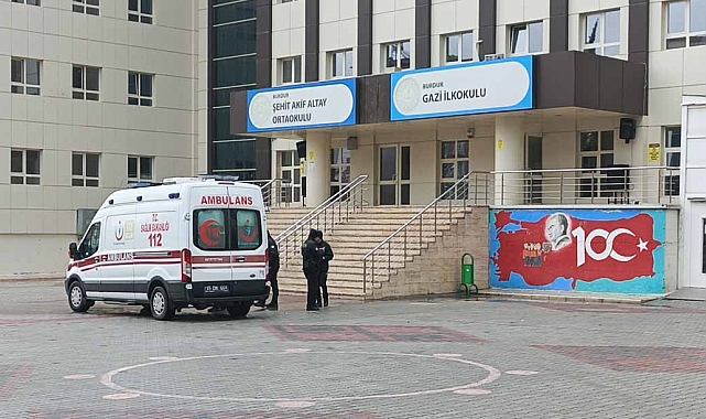 4 öğrenci, 'noodle'dan zehirlendikleri şüphesiyle hastaneye kaldırıldı