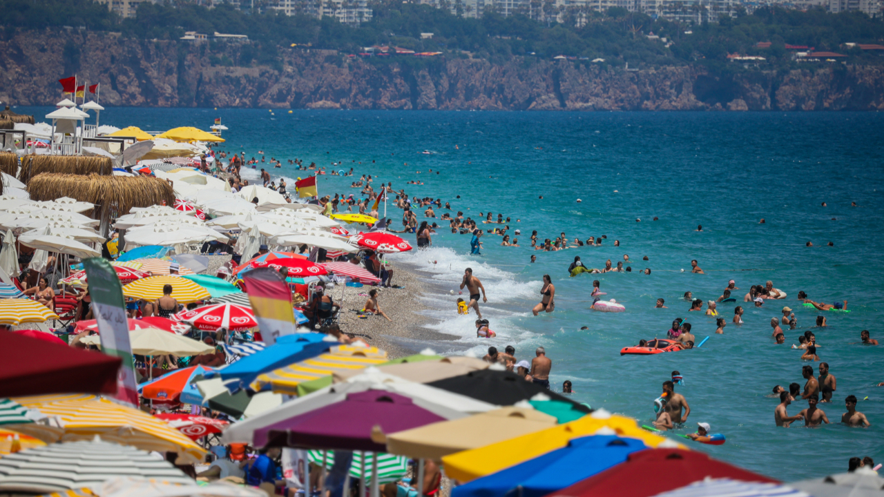 'Savaşlar biterse Antalya'ya 20 milyon turist gelir'