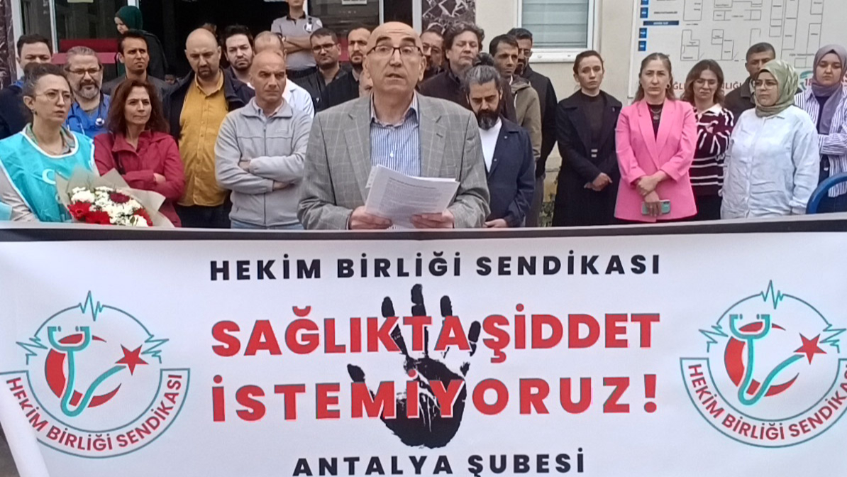 Doktora darp sonrası hastanede iş bırakma eylemi