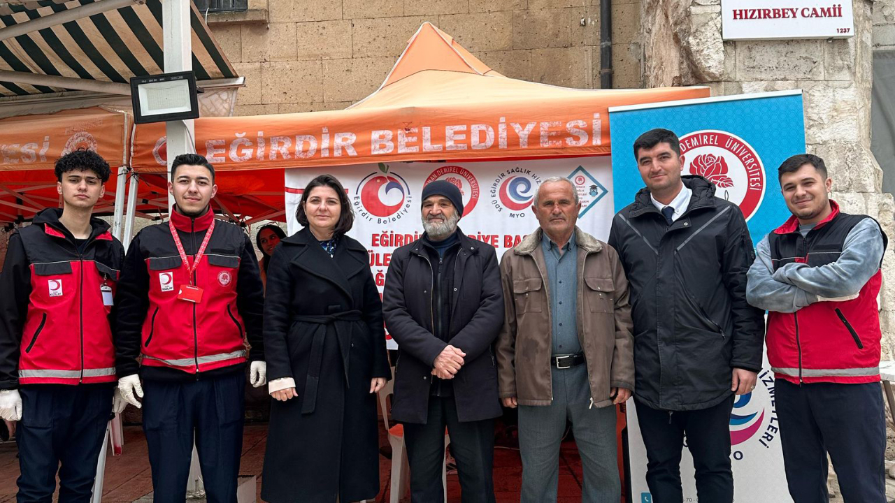 Eğirdir'de sağlık çadırı kuruldu