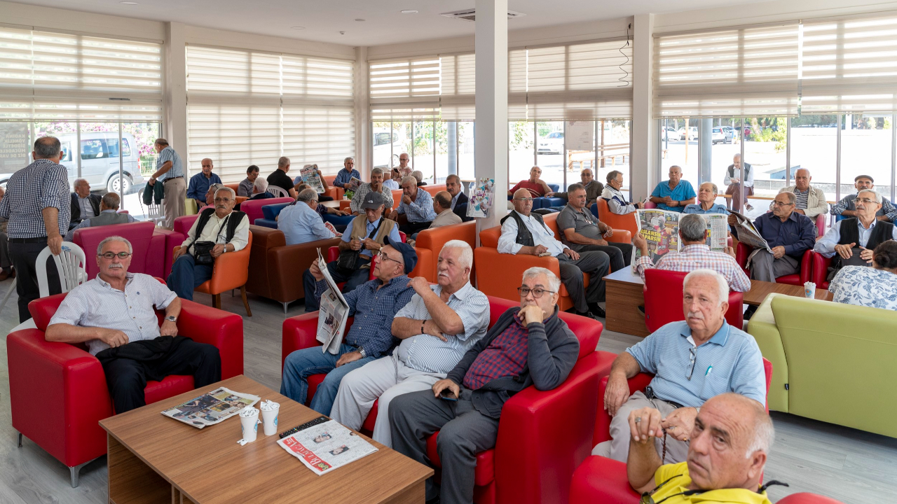 Mersin’de yaş almışlara özel destek hizmetleri sunuluyor