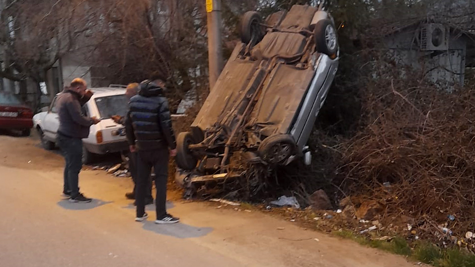 Otomobil takla attı, sürücü yaralandı