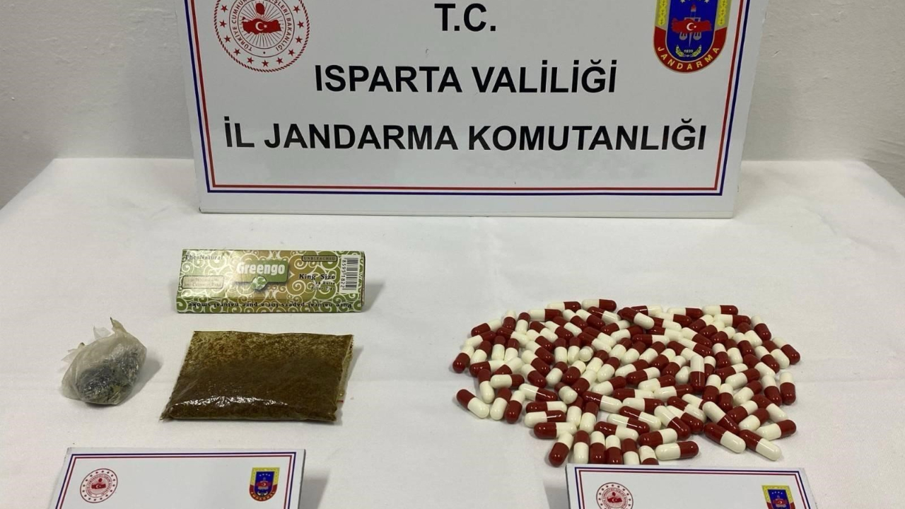 Uyuşturucu getirmek isteyen şüpheli jandarmaya yakalandı