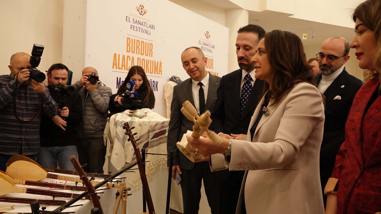 Burdur'da Geleneksel El Sanatları Festivali başladı