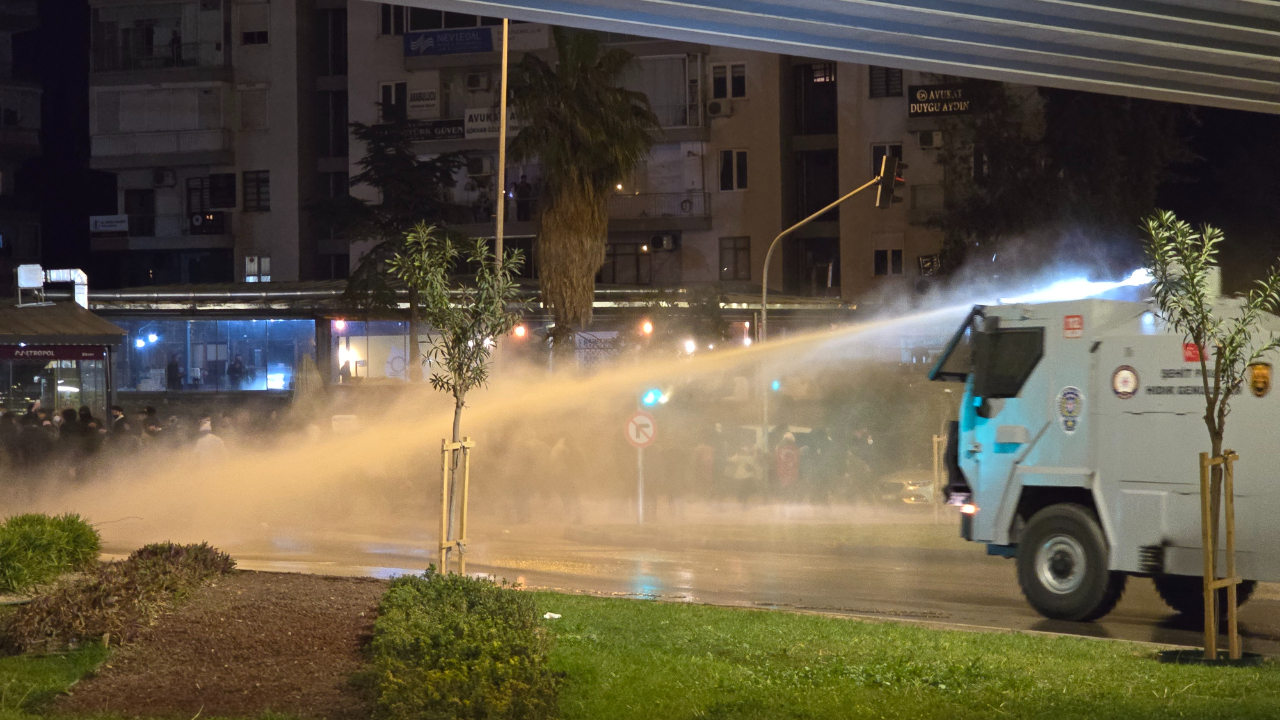 Akdeniz Üniversitesi’nde İmamoğlu Protestosuna Polis Müdahalesi
