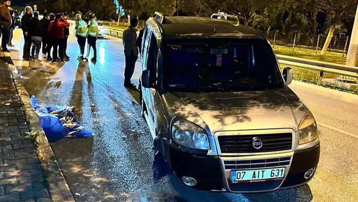Kaldırıma Çarpan Araçtan Fırlayan Buse Öldü, Sürücü Yaralandı.