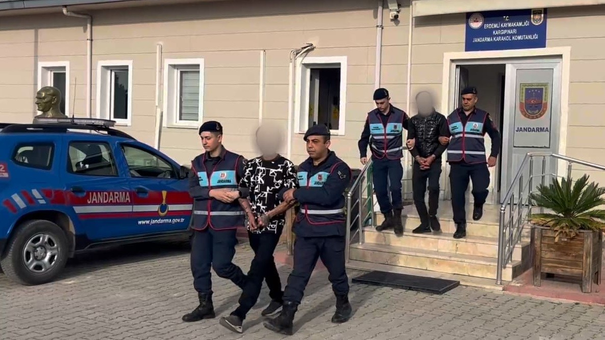Cezaevi Firarisi, İkizinin Kimliğini Kullanarak Yakalandı.