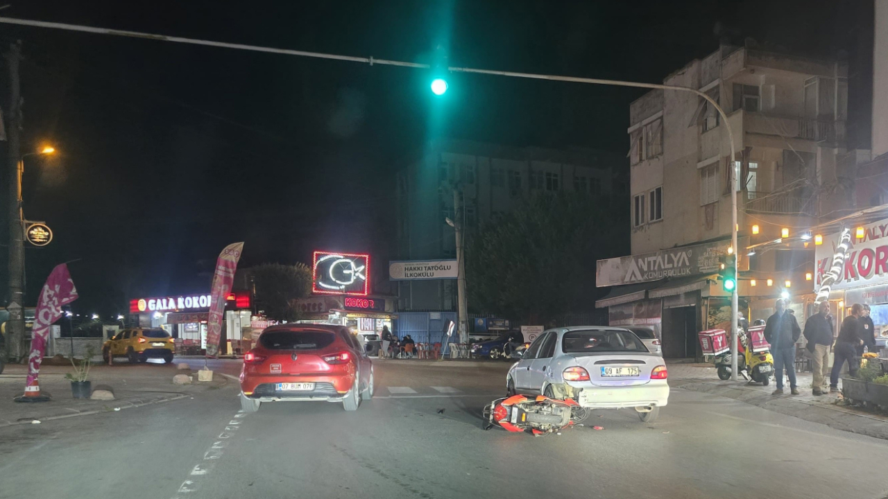 Antalya’da Maddi Hasarlı Kaza Meydana Geldi