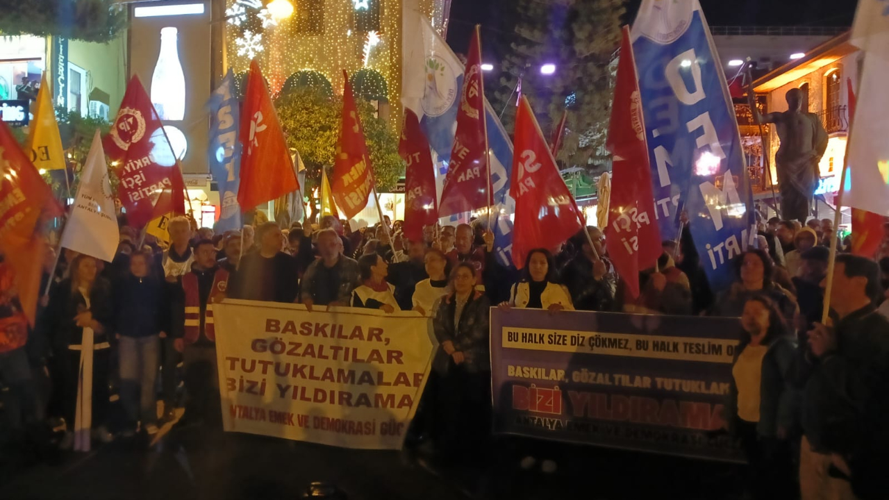 Attalos Meydanı’nda Gözaltılar Protesto Edildi