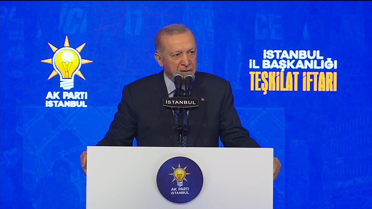 Cumhurbaşkanı Erdoğan: Cesaretiniz varsa bırakın demokrasi ve hukuk işlesin