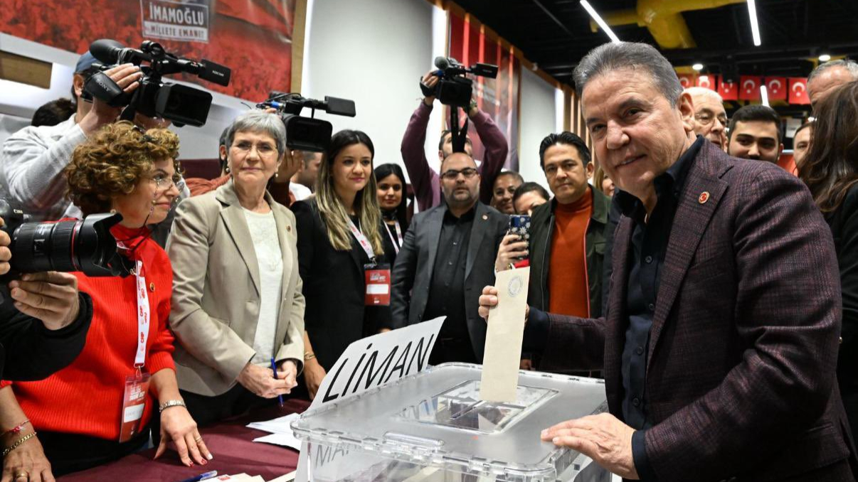 Başkan Böcek Oyunu Kullandı! Ardından Açıklama Yaptı
