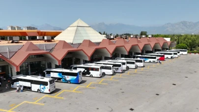 Bayram Öncesi Antalya Otogarı’nda Yoğunluk Yaşanmaya Başladı