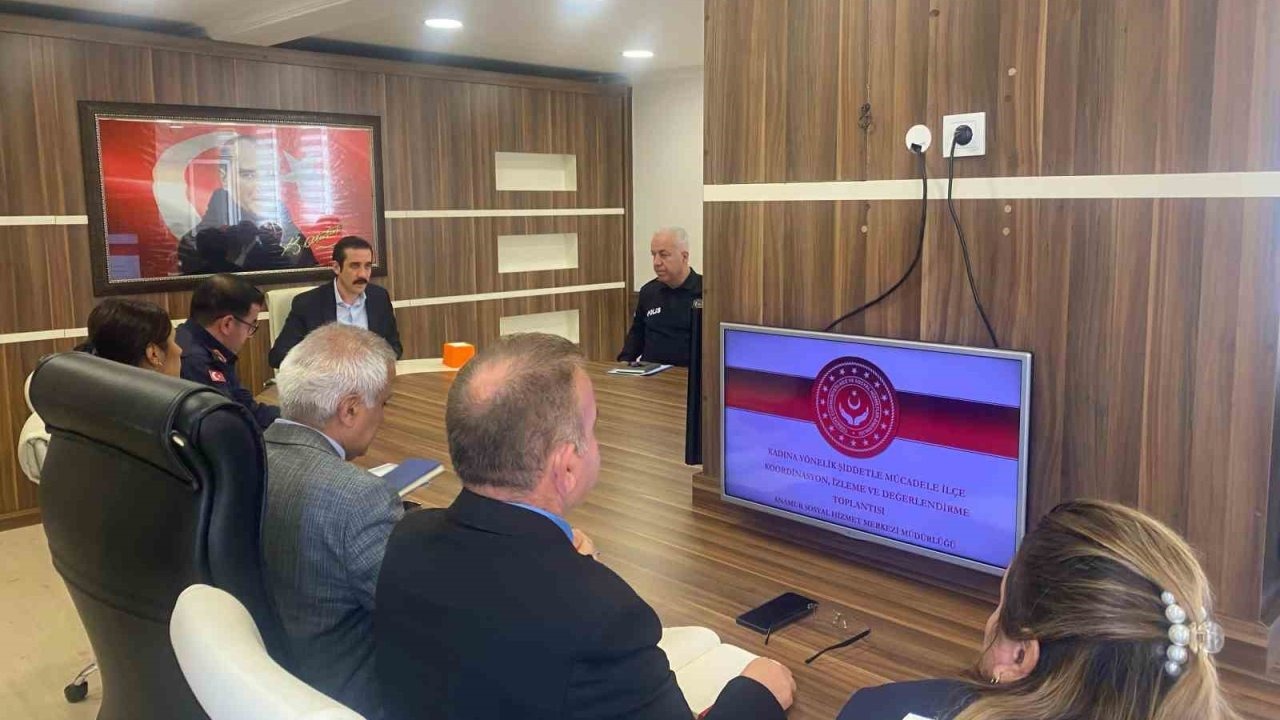 Bozyazı’da ’Kadına Yönelik Şiddet ve Bağımlılıkla Mücadele Toplantısı’ gerçekleştirildi