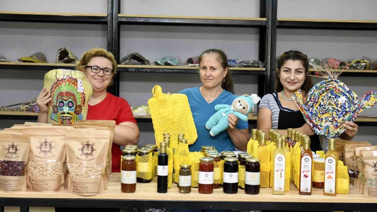 Muratpaşa Belediyesi’nden kadın emeğine destek