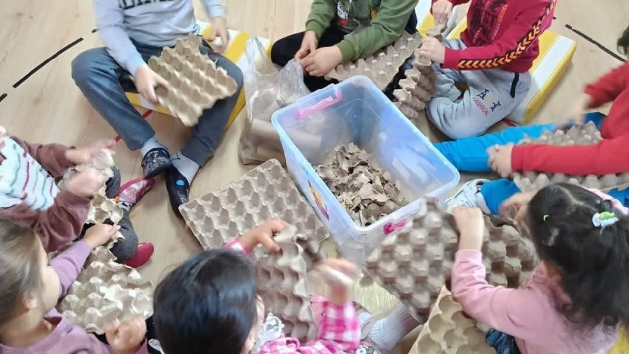 Köyceğizli minikler tohum topları hazırlıyor