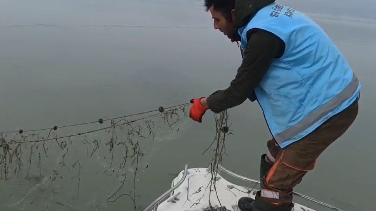 Eğirdir Gölü’nde 500 metrelik kaçak ağ ele geçirildi