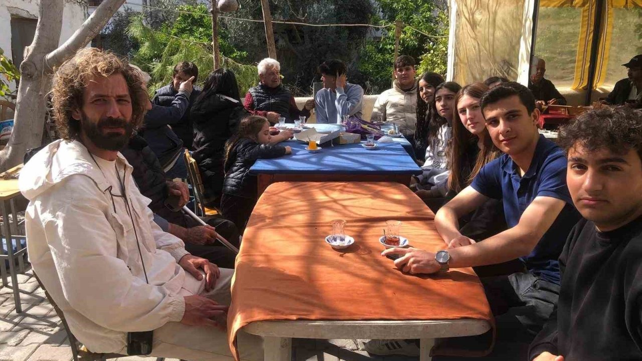 Datça’da anlamlı proje ile yaşlı çınarların bayramları kutlandı