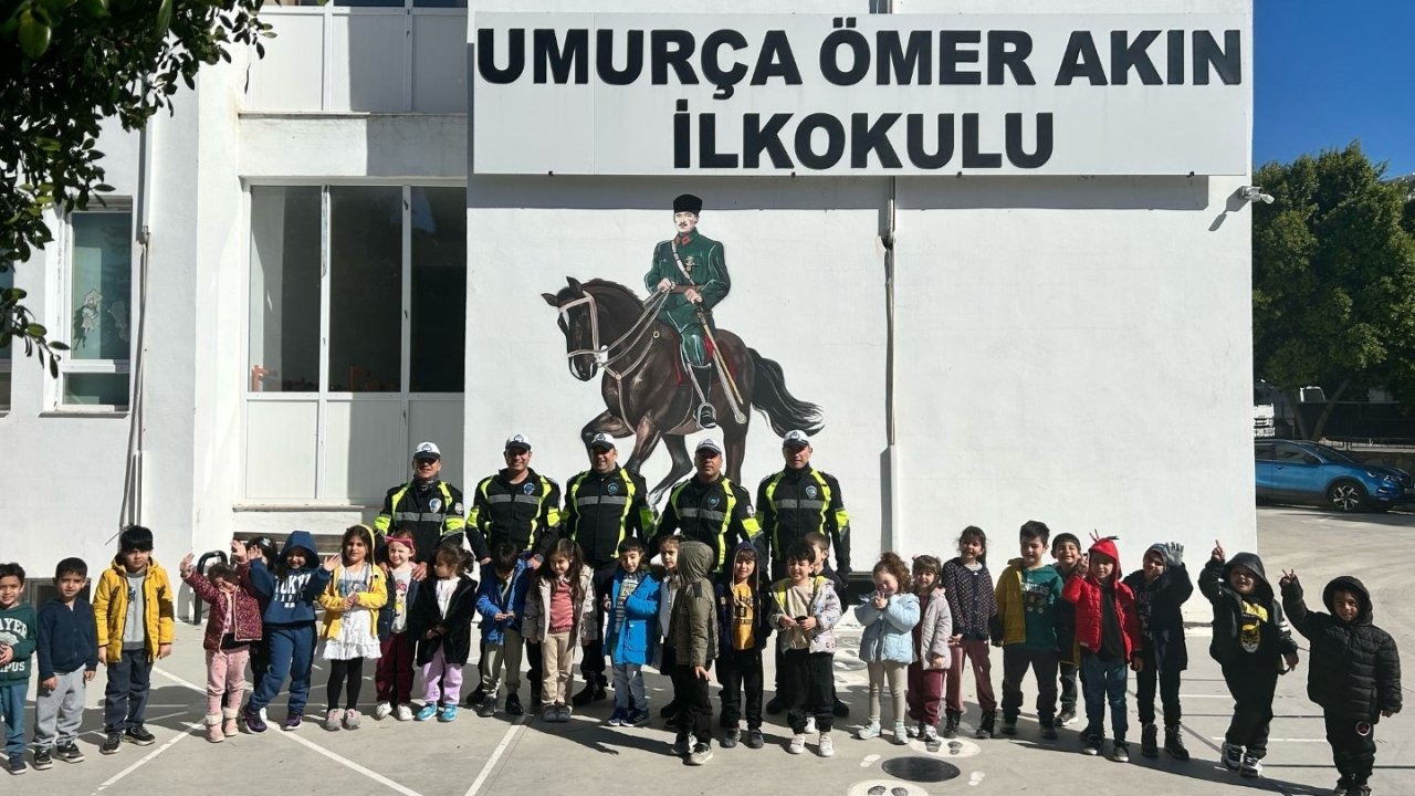 İlkokul öğrencilerine trafik bilinci eğitimi
