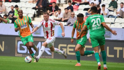 Akdeniz Derbisinin Güleni Antalyaspor Oldu