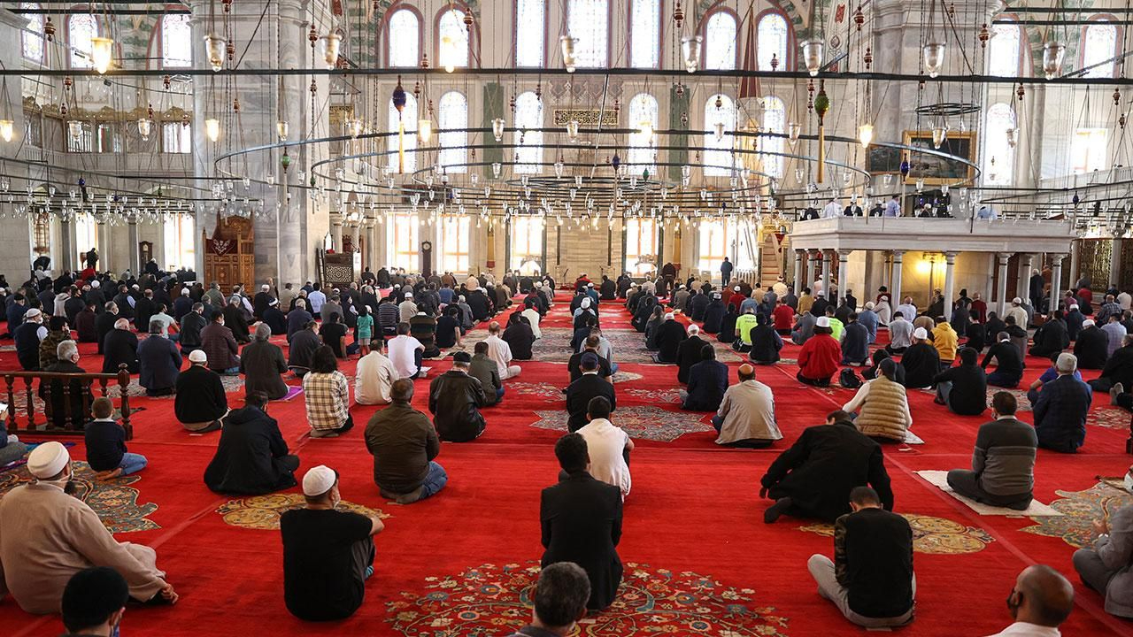 Bayram Ne Zaman? Hangi Gün? Bayram Namazı Saat Kaçta Kılınacak?