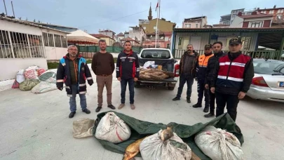Karacaören Barajı’nda kaçak avcılara suçüstü: Kaçarken araçlarında mahsur kalıp yakalandılar