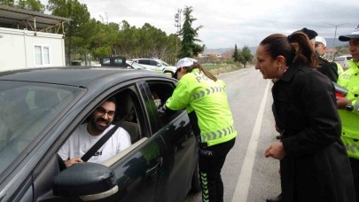Antalya ve Fethiye Yolu Üzerinde Yoğunluk: Burdur’da Saatte 1700 Araç Geçiyor