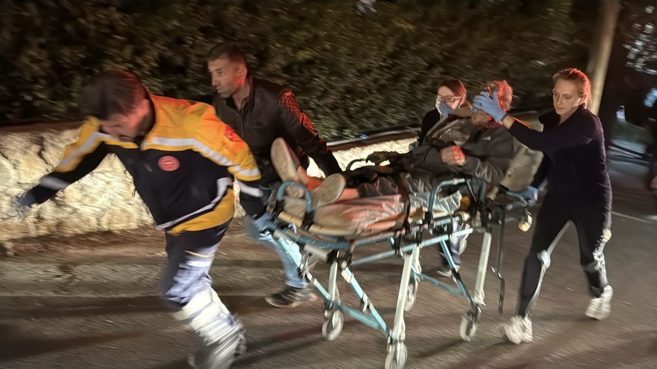 Bodrum'da ev yangını; 1 kişi dumandan etkilendi