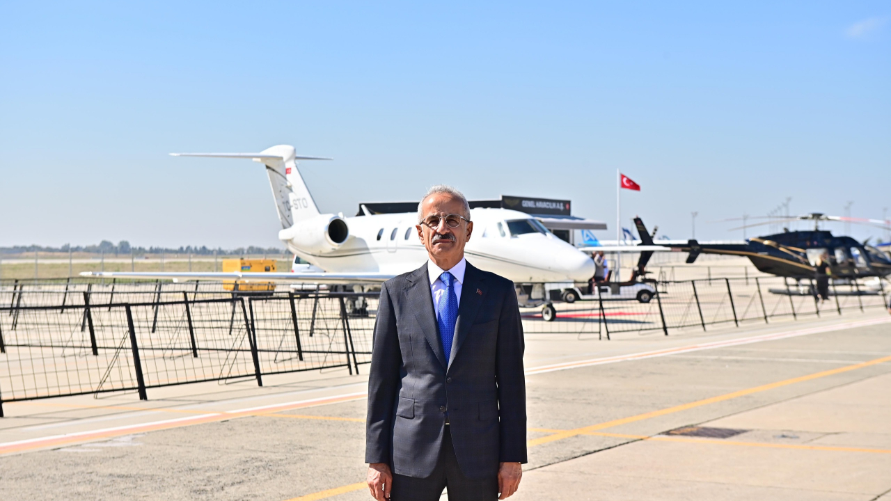 Bakan Uraloğlu: Hava Yolunda Yolcular Talep ve Şikayetlerini Çevrim İçi İletebilecek