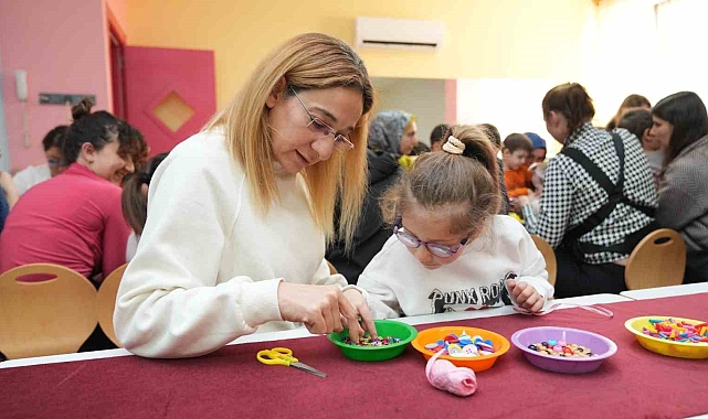 Alanya'da atıklar atölyede sanata dönüştürülüyor