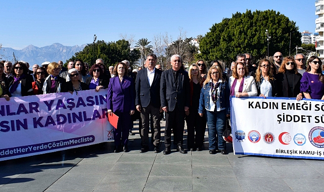 Antalya'da 8 Mart Töreni
