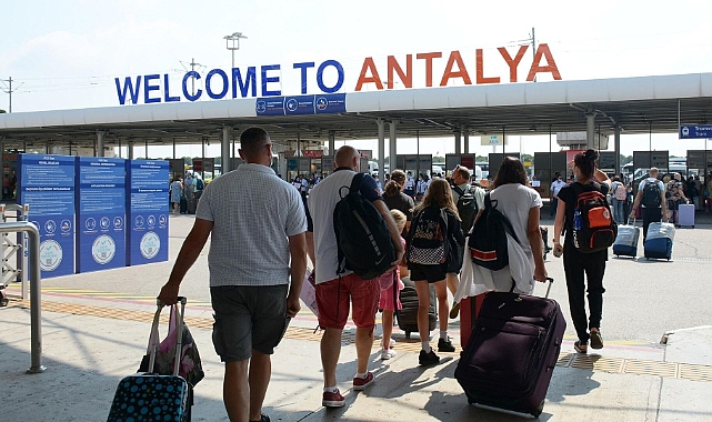 Antalya Havalimanı’nda Şubat Ayında Yaklaşık 1 Milyona Yakın Yolcuya Hizmet Verildi