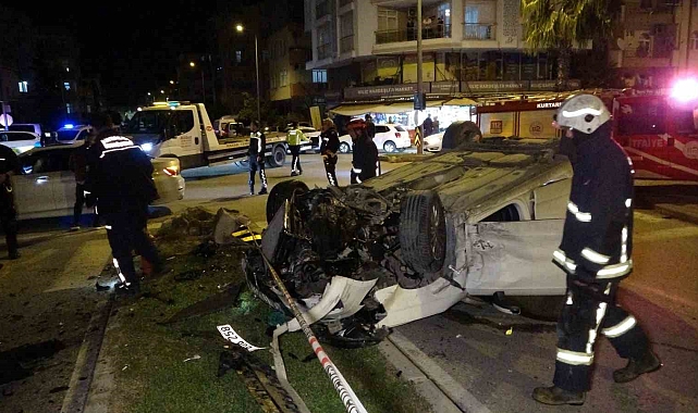 Antalya'da ehliyetsiz sürücü dehşet saçtı: 4 yaralı