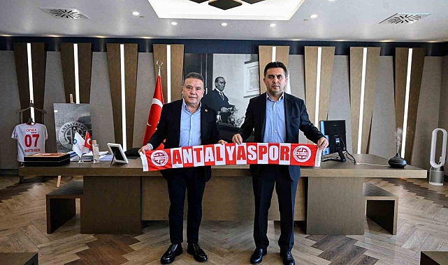 Antalyaspor'un yeni yönetiminden, Başkan Böcek'e ziyaret