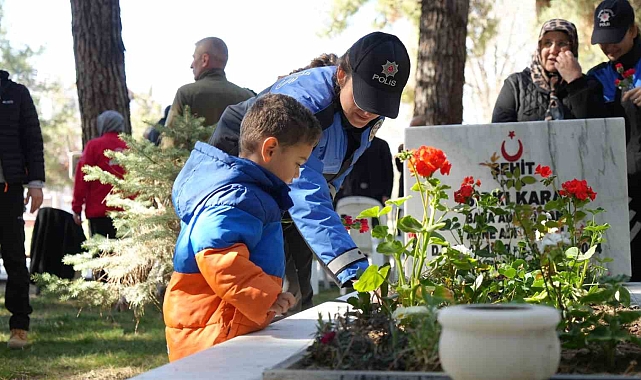 Burdur'da 18 Mart Şehitleri Anma ve Çanakkale Deniz Zaferi'nin 110. yıl dönümü için tören düzenlendi