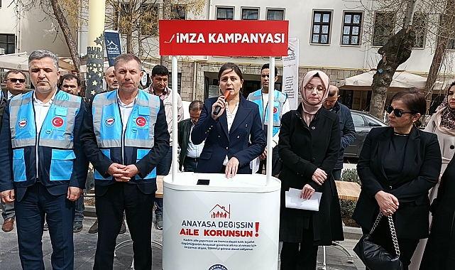 Burdur'da 'Anayasa Değişsin Aile Korunsun' imza kampanyası