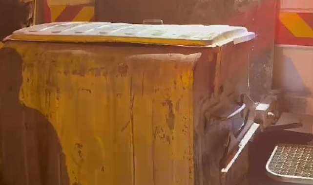 Çöp Toplama Sırasında Korku Dolu Anlar! Eli Konteynerde Sıkıştı